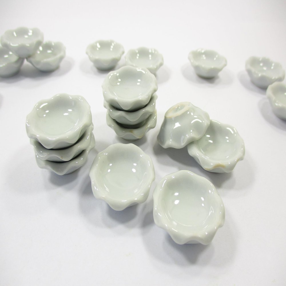 10 White Salad/Ice Cream Scalloped Bowl Dollhouse Miniatures Ceramic 10080