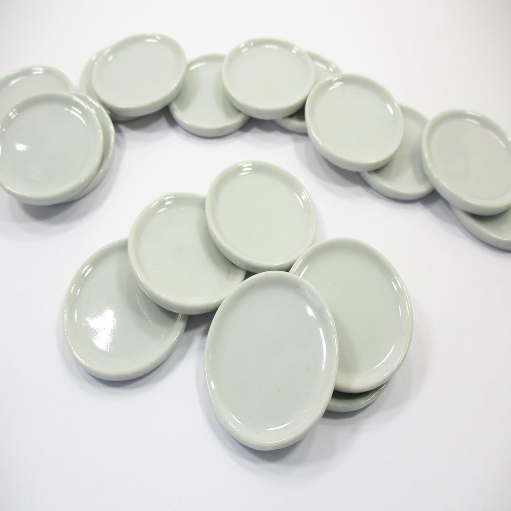 6x37mm White Round Plate Dish Dollhouse Miniature Ceramic Kitchenware Deco 1:6 10681