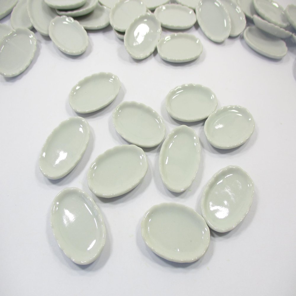 10x35mm Mini Plate Dish Dollhouse Miniature Ceramic White Oval Scallop Rim 10832