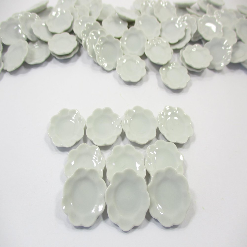 10x18mm Mini White Scallop Plate Dish Dollhouse Miniature Kitchen Ceramic 10836