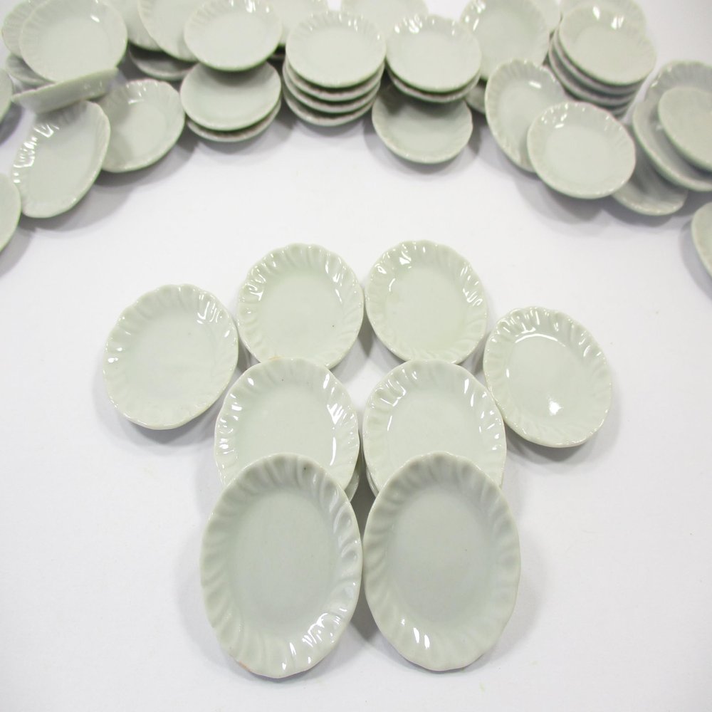 10x30mm Mini White Scallop Plate Dish Dollhouse Miniature Ceramic Supply 10844
