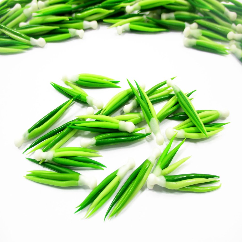 100 Spring Onion Vegetable Dollhouse Miniature Food Wholesale Supply Charms 3945