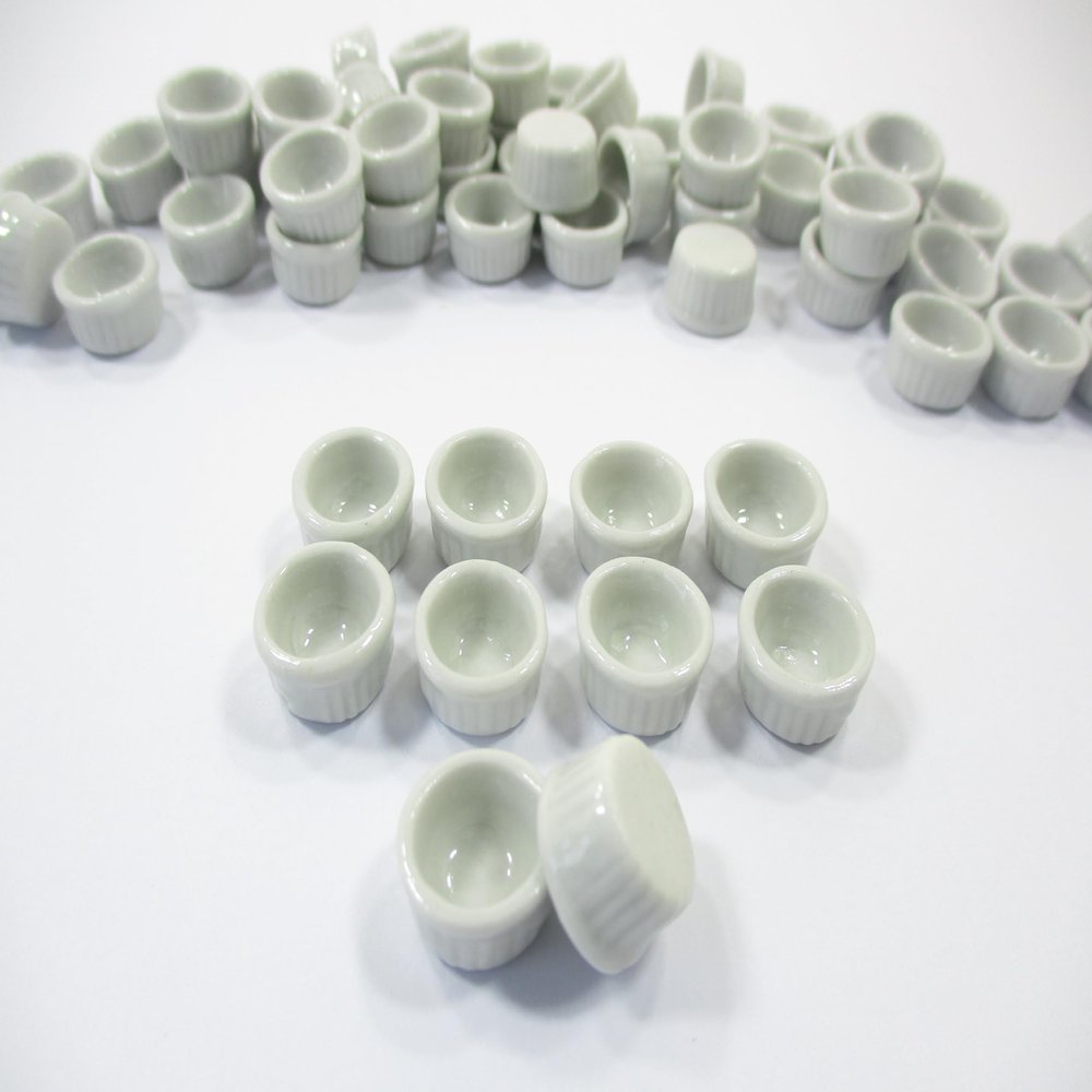 10 White Round Souffles Bowl Dolls House Miniature Ceramic Cup Cake 11962