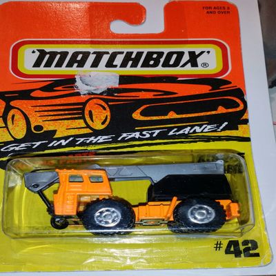 MATCHBOX NEW COLOR MOBILE CRANE #42